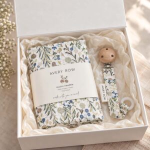Avery Row Organic Muslin Swaddle & Pacifier Clip Gift Set