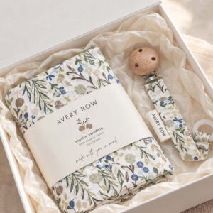 Avery Row Organic Muslin Swaddle & Pacifier Clip Gift Set